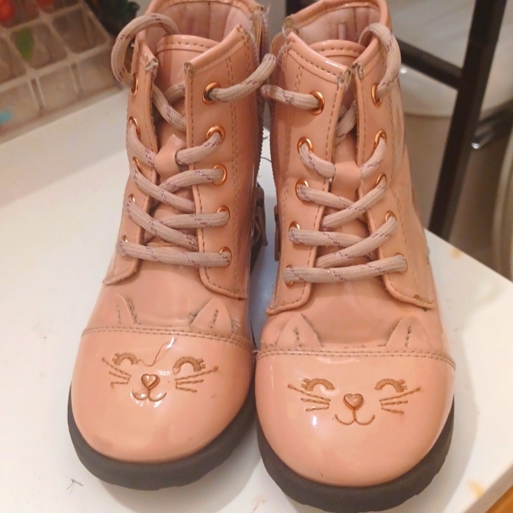 Wonder Nation boots